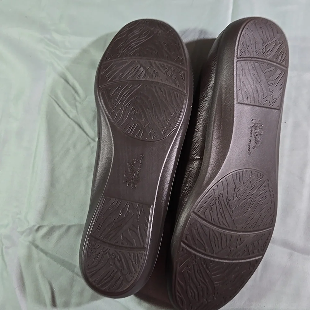 Life Stride Womens Dark Brown Slip-On Loafers Size 11M